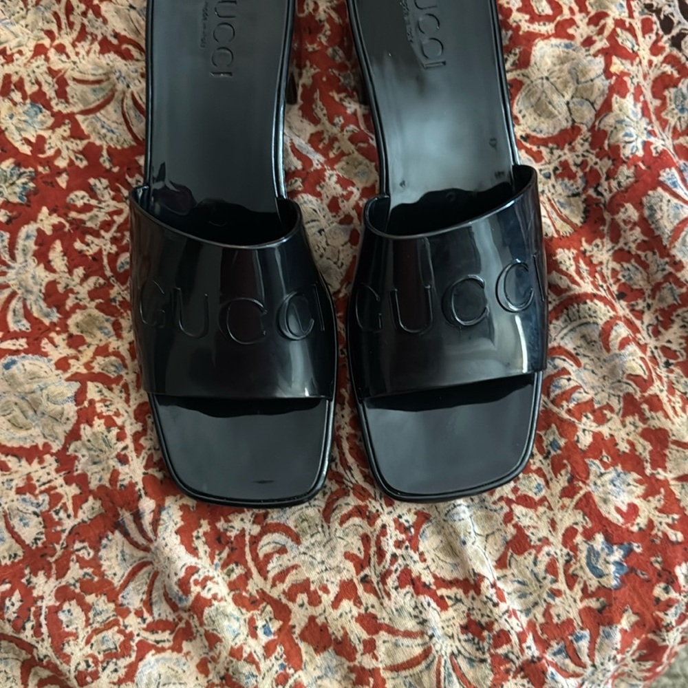 Gucci Black Chevron Sandals
